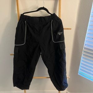 Reebok capri pants black size L gently worn